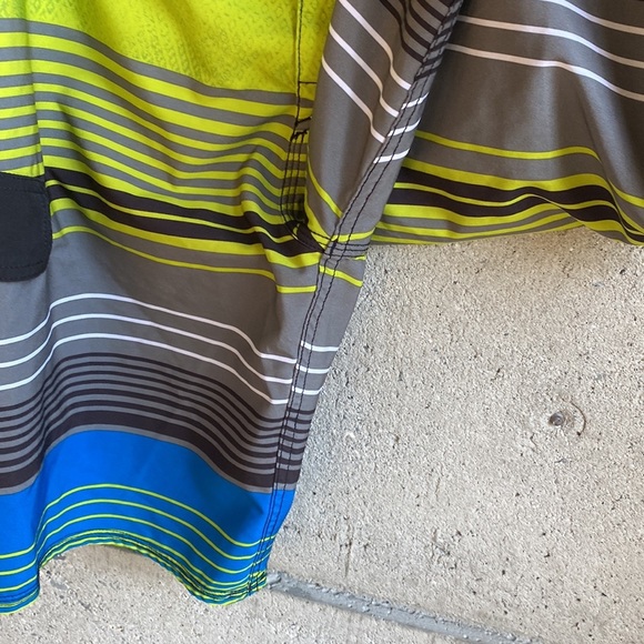 Quiksilver Bright Stripe Boardshort - Picture 7 of 10